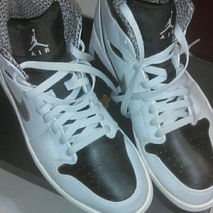 Jordan 1's Wolf Grey